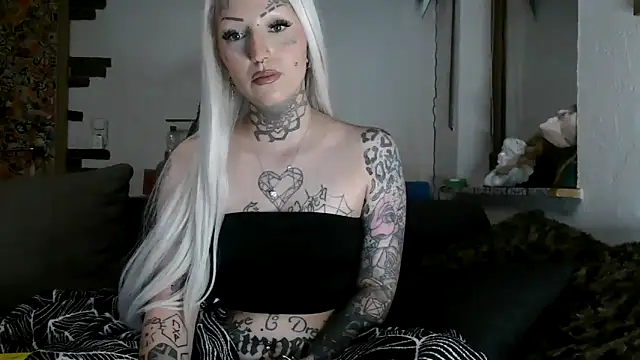 RoxxyInk online show from March 30, 10:42 pm