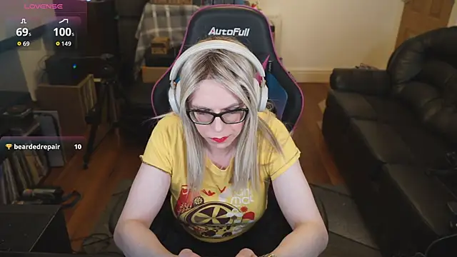 Snapshot of KelseyCobalt chatting on October 12, 8:44 pm KelseyCobalt online show from October 12, 8:44 pm