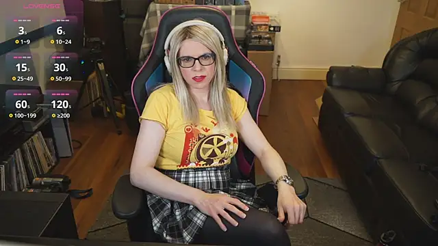 Snapshot of KelseyCobalt chatting on October 16, 9:17 pm KelseyCobalt online show from October 16, 9:17 pm