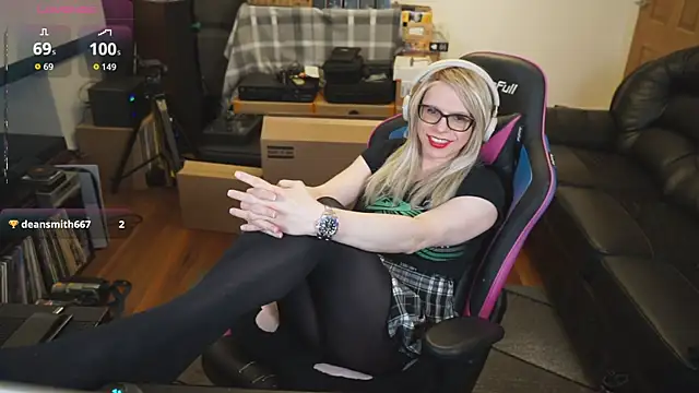 Snapshot of KelseyCobalt chatting on October 19, 9:28 pm KelseyCobalt online show from October 19, 9:28 pm