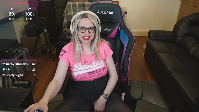 Snapshot of KelseyCobalt chatting on October 17, 9:18 pm KelseyCobalt online show from October 17, 9:18 pm