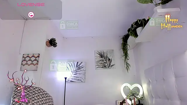 Snapshot of LADY_HELLEN chatting on October 25, 8:48 pm LADY HELLEN online show from October 25, 8:48 pm