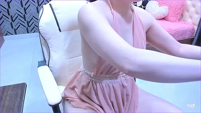 Snapshot of Toyota_Motor_Corporation chatting on October 18, 11:39 pm Toyota Motor Corporation online show from October 18, 11:39 pm