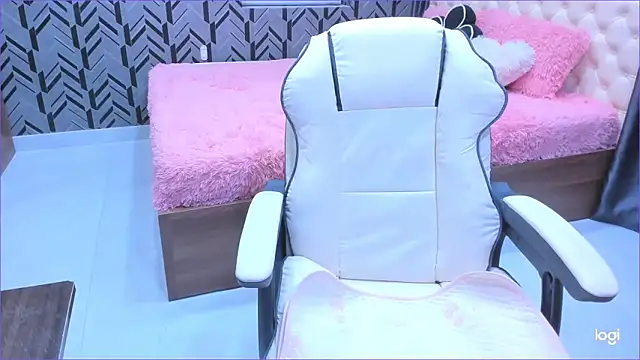 Snapshot of Toyota_Motor_Corporation chatting on September 19, 11:15 pm Toyota Motor Corporation online show from September 19, 11:15 pm