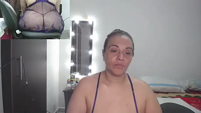 Snapshot of zoe_hotxxx chatting on October 29, 1:47 pm zoe hotxxx online show from October 29, 1:47 pm