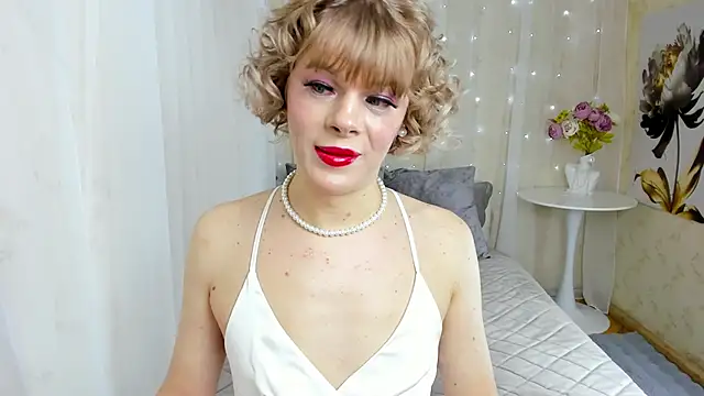 Snapshot of Stesnyashka123 chatting on October 22, 1:16 pm Stesnyashka123 online show from October 22, 1:16 pm