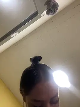 Snapshot of Afroditahott chatting on October 6, 7:18 pm Afroditahott online show from October 6, 7:18 pm