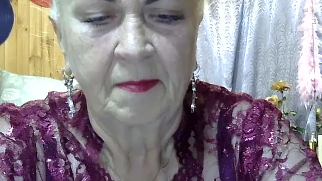 Emma52610 online show from October 16, 4:37 am