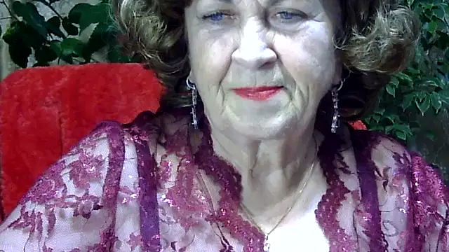 Emma52610 online show from November 25, 3:25 pm