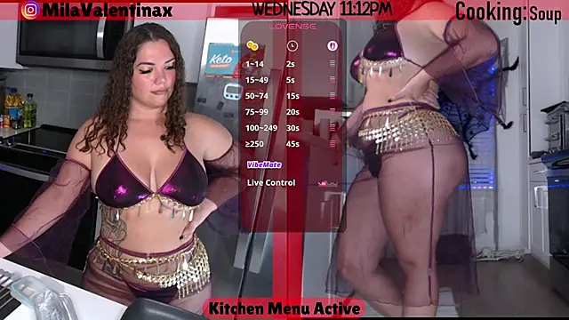 Snapshot of MilaValentina chatting on October 23, 3:12 am MilaValentina online show from October 23, 3:12 am