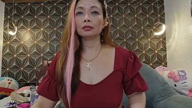 Snapshot of yummymeily chatting on October 10, 4:34 pm yummymeily online show from October 10, 4:34 pm