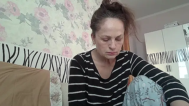 LindaStarS online show from April 15, 3:45 pm