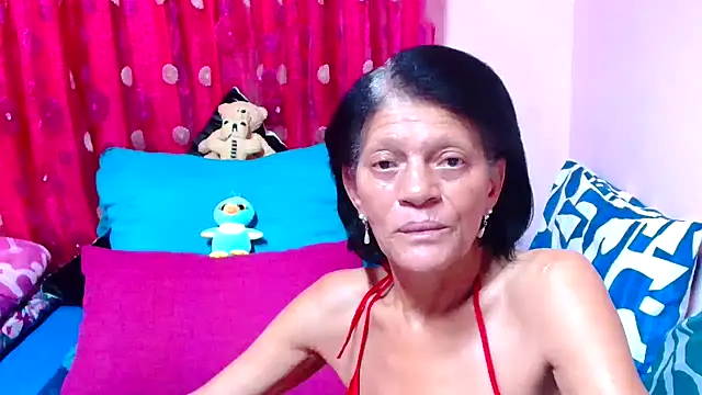 Snapshot of SLUTTYROXY chatting on October 15, 9:39 pm SLUTTYROXY online show from October 15, 9:39 pm