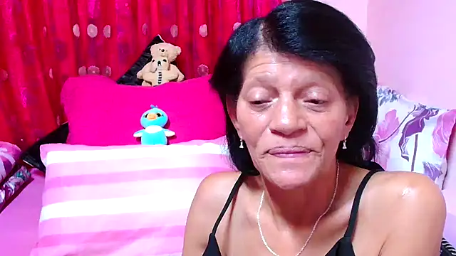 Snapshot of SLUTTYROXY chatting on October 31, 7:07 pm SLUTTYROXY online show from October 31, 7:07 pm