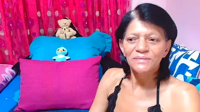 Snapshot of SLUTTYROXY chatting on September 28, 3:57 am SLUTTYROXY online show from September 28, 3:57 am