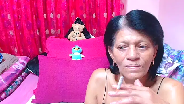 Snapshot of SLUTTYROXY chatting on October 5, 6:57 pm SLUTTYROXY online show from October 5, 6:57 pm