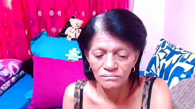 Snapshot of SLUTTYROXY chatting on October 21, 6:50 am SLUTTYROXY online show from October 21, 6:50 am