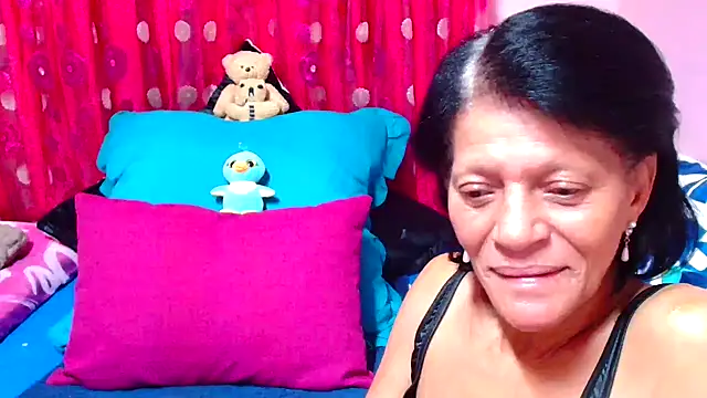 Snapshot of SLUTTYROXY chatting on September 26, 6:27 pm SLUTTYROXY online show from September 26, 6:27 pm