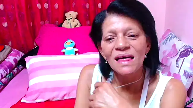 Snapshot of SLUTTYROXY chatting on October 28, 6:24 pm SLUTTYROXY online show from October 28, 6:24 pm