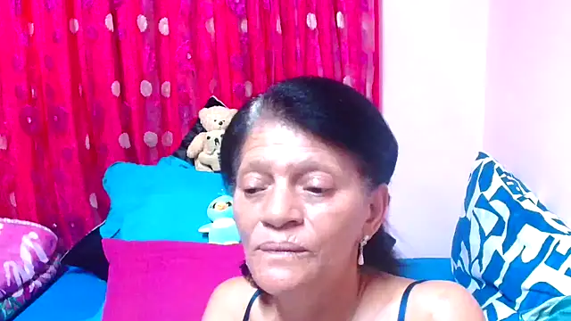 Snapshot of SLUTTYROXY chatting on October 19, 6:48 am SLUTTYROXY online show from October 19, 6:48 am