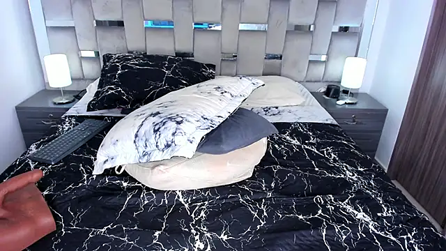 Snapshot of Cammiila chatting on September 17, 2:37 pm Cammiila online show from September 17, 2:37 pm