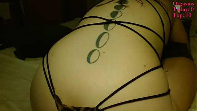 Snapshot of victoria97 chatting on October 3, 10:37 pm victoria97 online show from October 3, 10:37 pm