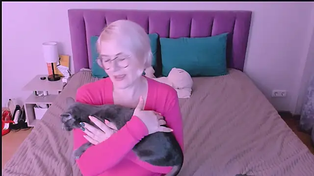 Snapshot of sabrinamacmarren chatting on September 26, 7:00 pm sabrinamacmarren online show from September 26, 7:00 pm