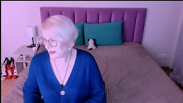 Snapshot of sabrinamacmarren chatting on September 23, 6:39 pm sabrinamacmarren online show from September 23, 6:39 pm