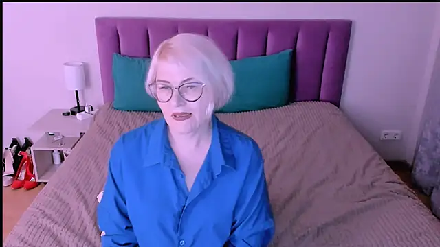 Snapshot of sabrinamacmarren chatting on September 12, 5:53 pm sabrinamacmarren online show from September 12, 5:53 pm