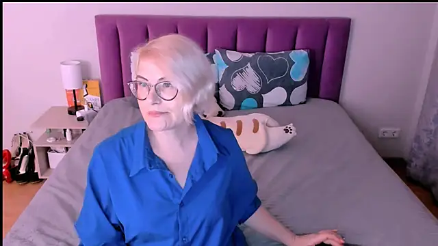 Snapshot of sabrinamacmarren chatting on October 6, 7:18 pm sabrinamacmarren online show from October 6, 7:18 pm