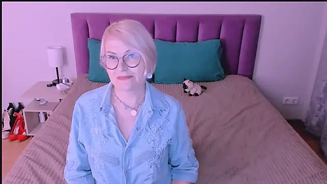 Snapshot of sabrinamacmarren chatting on September 11, 5:35 pm sabrinamacmarren online show from September 11, 5:35 pm