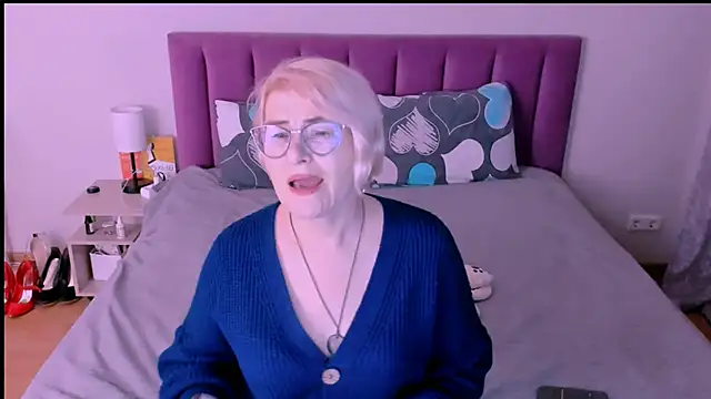 Snapshot of sabrinamacmarren chatting on October 3, 6:57 pm sabrinamacmarren online show from October 3, 6:57 pm