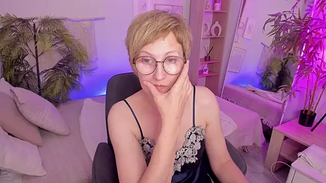 Paris Cherry online show from July 19, 5:59 pm