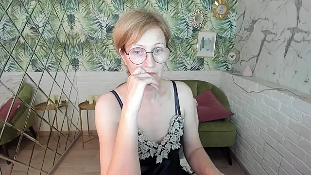 Paris Cherry online show from June 28, 6:25 pm