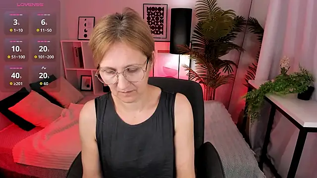 Paris Cherry online show from March 1, 1:11 pm