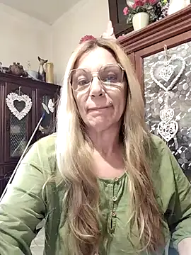 Snapshot of Melmamalhuda@xh chatting on September 20, 10:57 am Melmamalhudaxh online show from September 20, 10:57 am