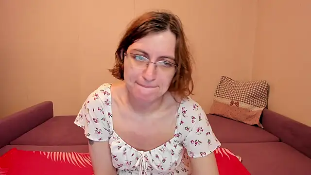 Snapshot of MarilynDream chatting on October 6, 10:25 pm MarilynDream online show from October 6, 10:25 pm