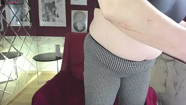 Snapshot of KellyPerfection chatting on October 20, 8:50 am KellyPerfection online show from October 20, 8:50 am