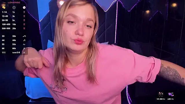 Snapshot of BellaDreamy chatting on September 30, 5:35 am BellaDreamy online show from September 30, 5:35 am