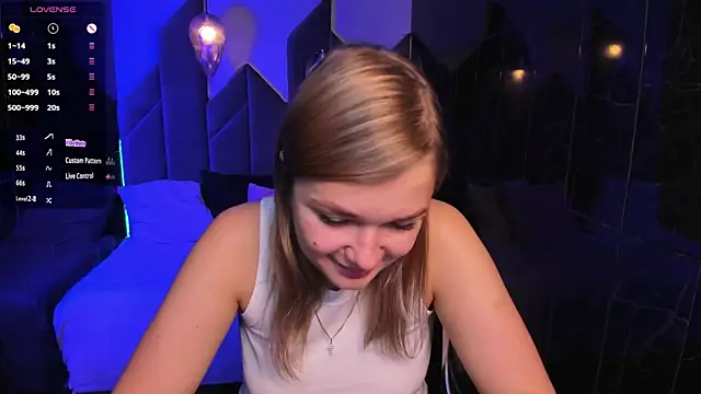 Snapshot of BellaDreamy chatting on October 1, 1:38 pm BellaDreamy online show from October 1, 1:38 pm