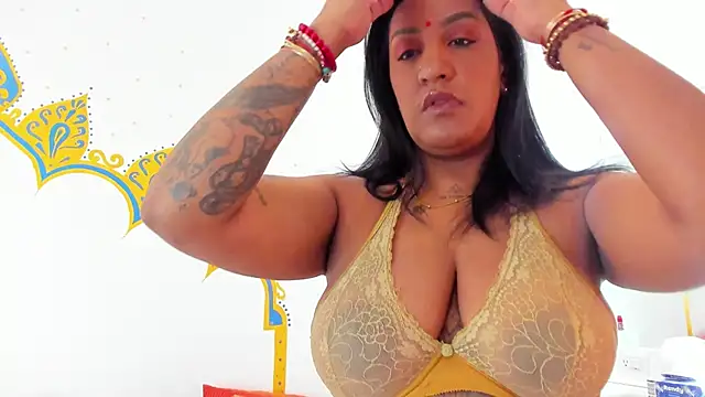 Snapshot of LadyNahir chatting on October 17, 8:45 pm LadyNahir online show from October 17, 8:45 pm