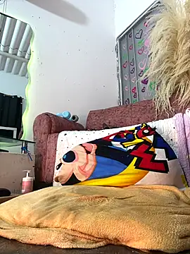 Snapshot of halana_squirts chatting on October 10, 6:18 am halana squirts online show from October 10, 6:18 am