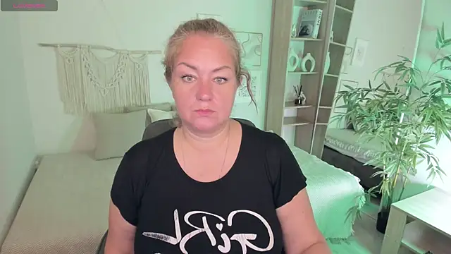 JenniferLight online show from October 31, 1:26 pm