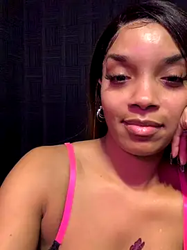 Snapshot of Rakiyahcharms chatting on October 28, 9:30 pm Rakiyahcharms online show from October 28, 9:30 pm