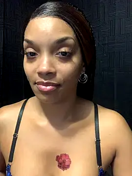 Snapshot of Rakiyahcharms chatting on October 30, 10:44 pm Rakiyahcharms online show from October 30, 10:44 pm