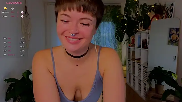 Snapshot of lana_sky chatting on October 9, 2:21 pm lana sky online show from October 9, 2:21 pm