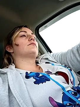 babygirl0777 online show from April 14, 6:41 pm