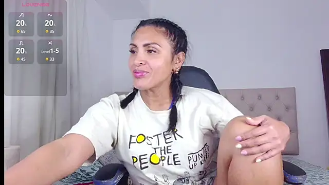 ms freyax online show from October 3, 5:01 am