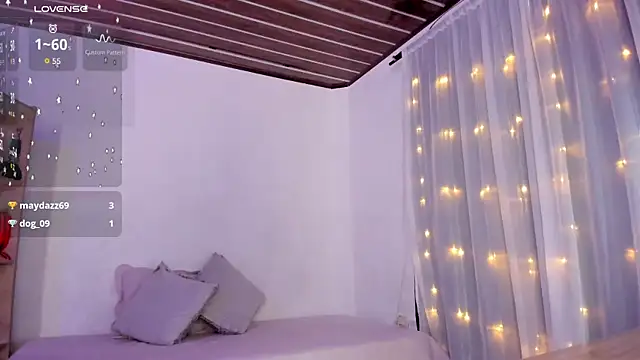 anastasia bee online show from May 26, 1:43 pm