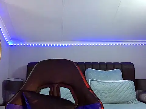 Snapshot of BOOTYBANGER24xx chatting on September 19, 1:59 am BOOTYBANGER24xx online show from September 19, 1:59 am